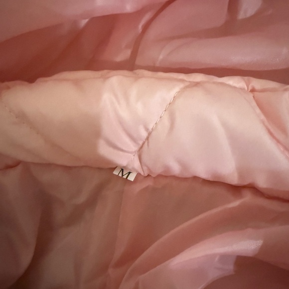 Brand new women's pink snowsuit with mittens and belt - Picture 10 of 10